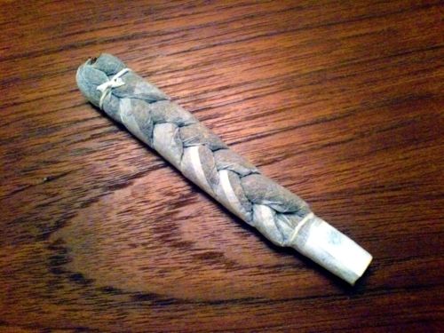 Crazy and Amazing ways to roll a joint - MSNL Blog